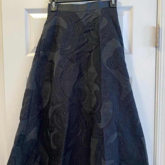 H&M Black High Waisted A-Line Floral Textured Skirt - Picture 7 of 7